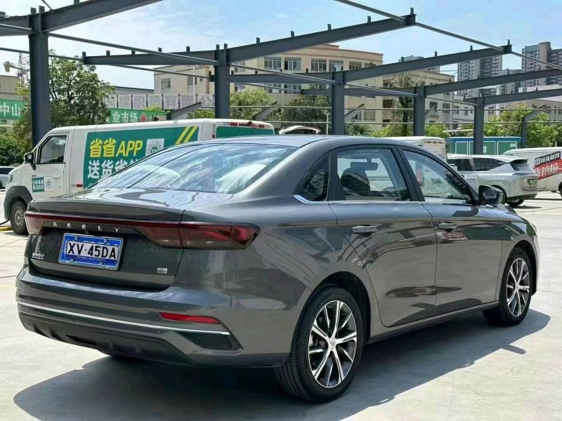 中山24年吉利帝豪8