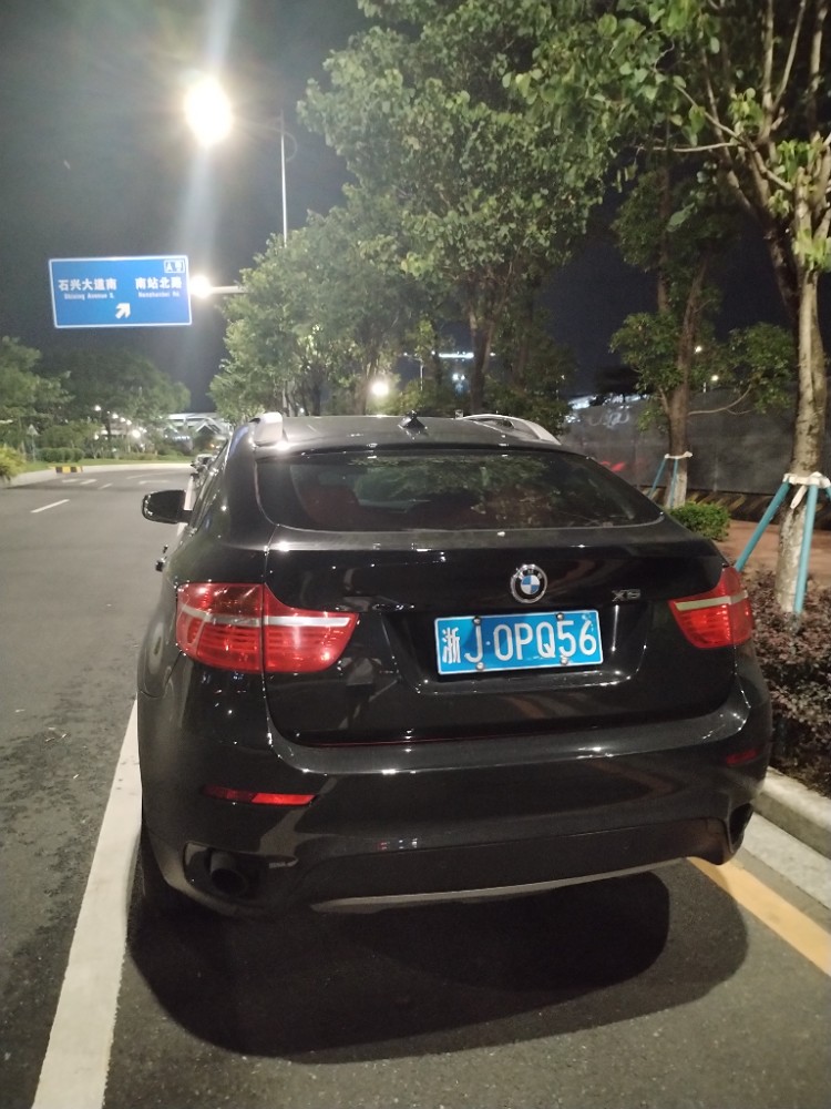广州10年宝马X6 M1
