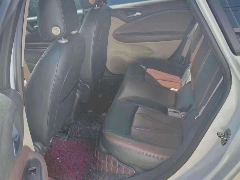 青岛17年别克威朗6