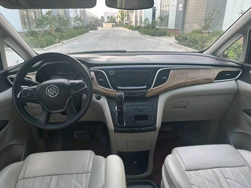 徐州17年别克GL84