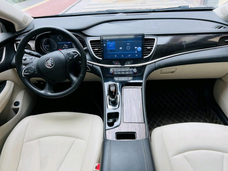 聊城20年别克君越7