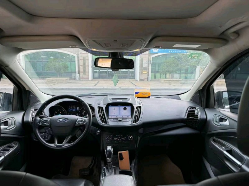 青岛18年福特翼虎6