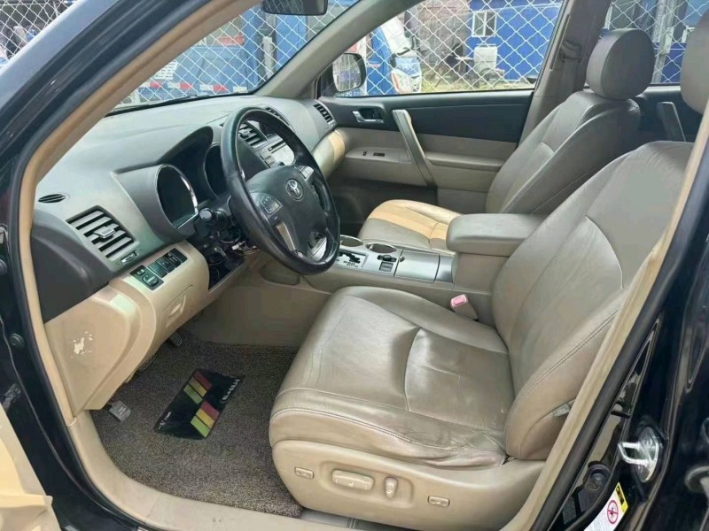 保定11年丰田汉兰达5