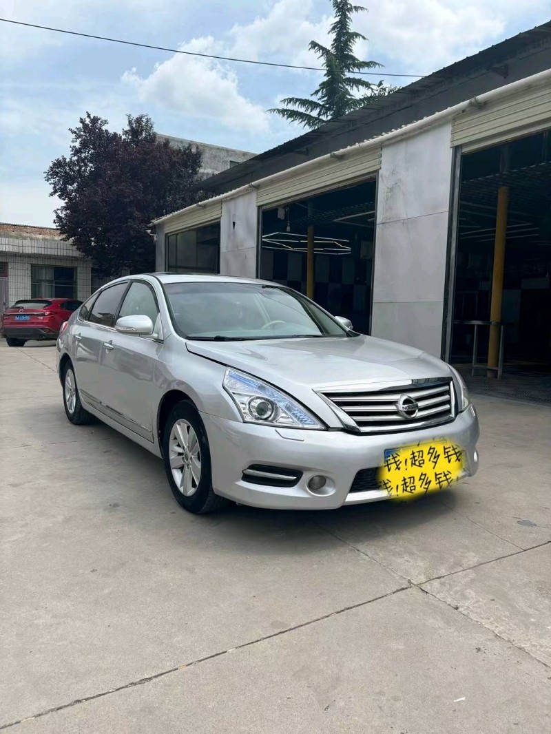平涼13年日產天籟2