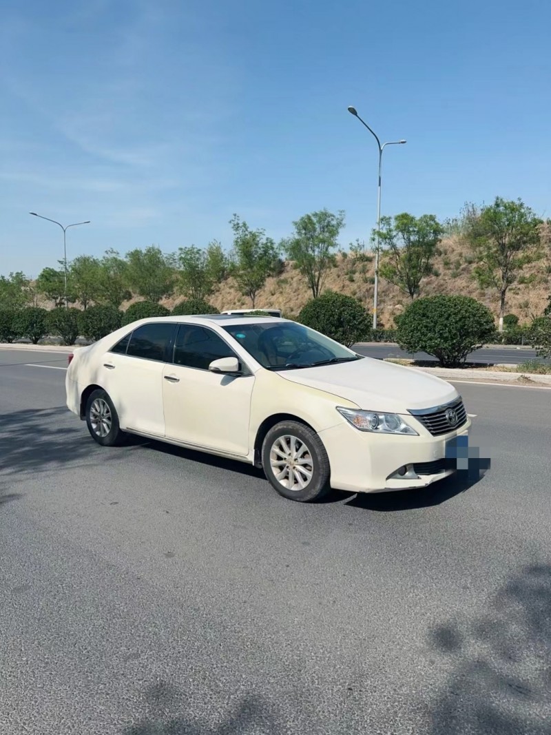 济南13年丰田凯美瑞2