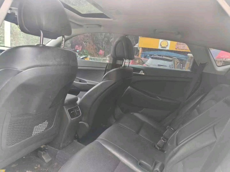 岳陽17年現代途勝5