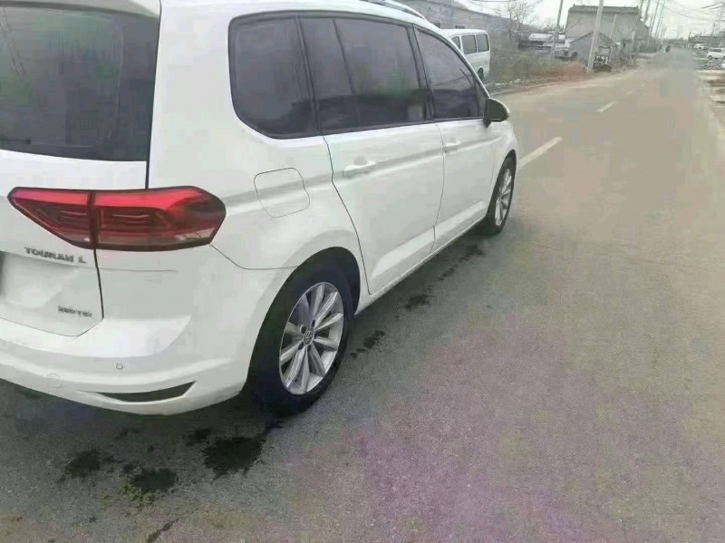 济南19年大众途安4