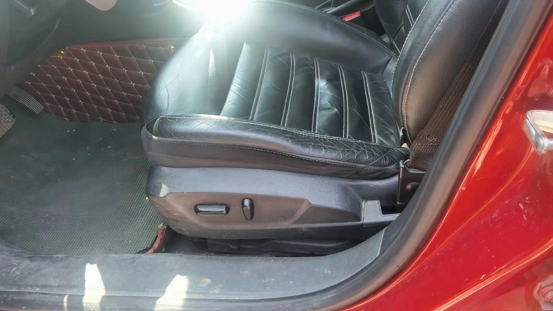 重庆14年别克君威5