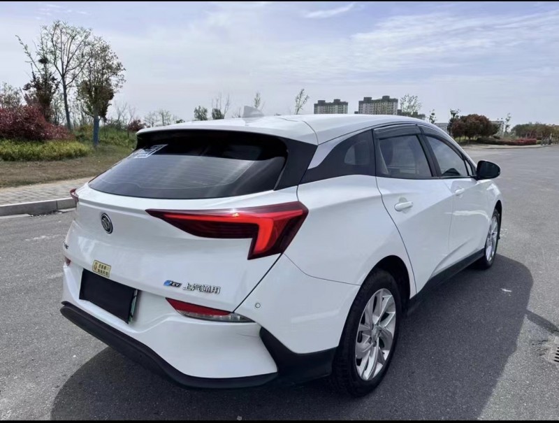 济宁22年别克微蓝4