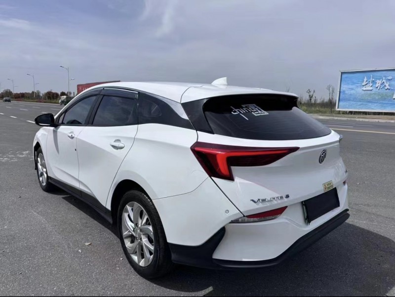 济宁22年别克微蓝5