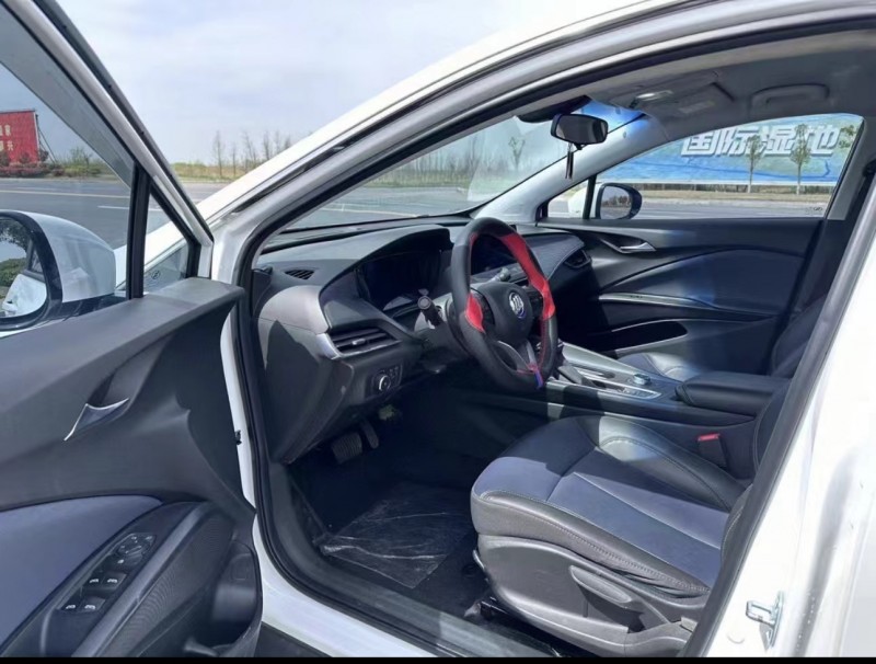 济宁22年别克微蓝6