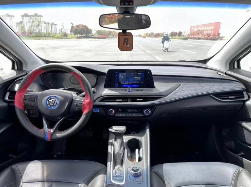 济宁22年别克微蓝7