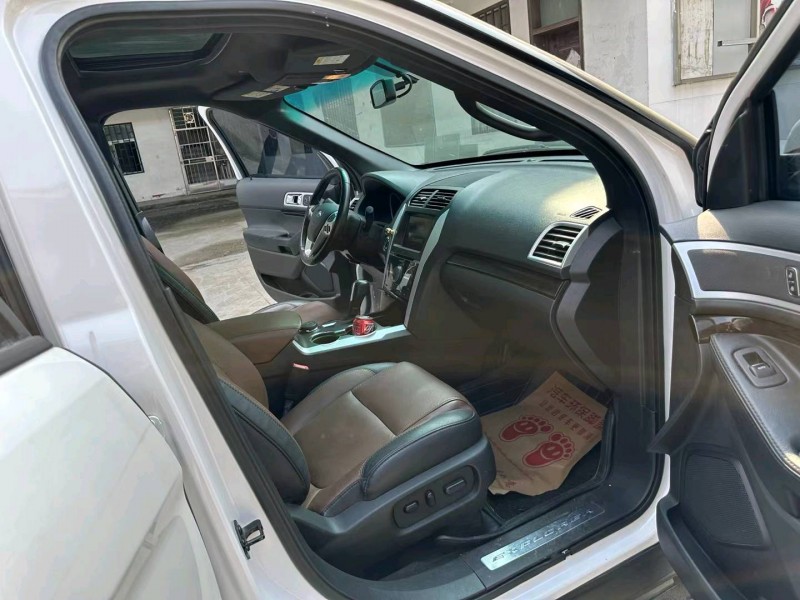 徐州15年福特探险者4