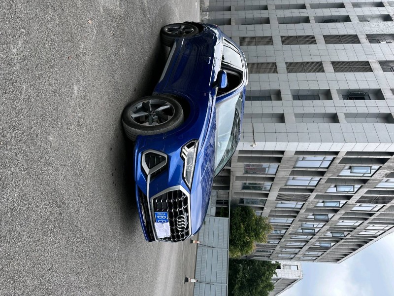 重庆21年奥迪Q38
