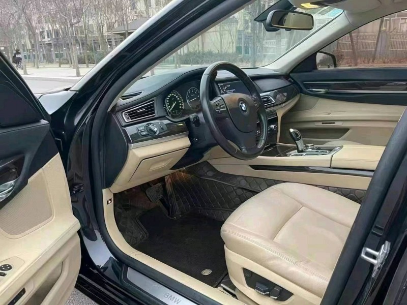 保定12年宝马7系6