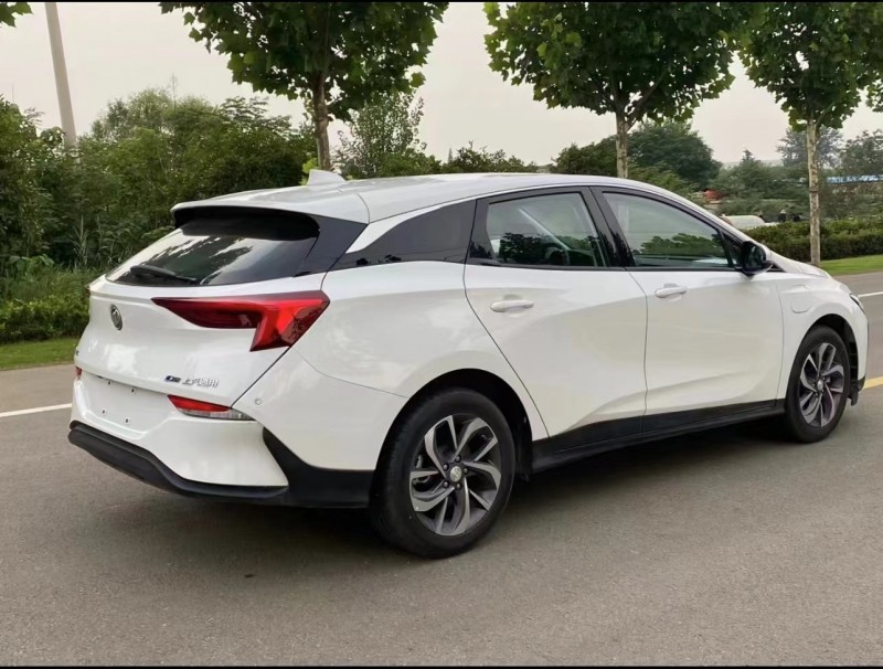 济宁23年别克微蓝4