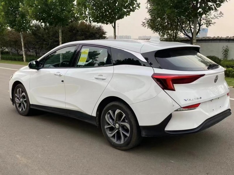 济宁23年别克微蓝5