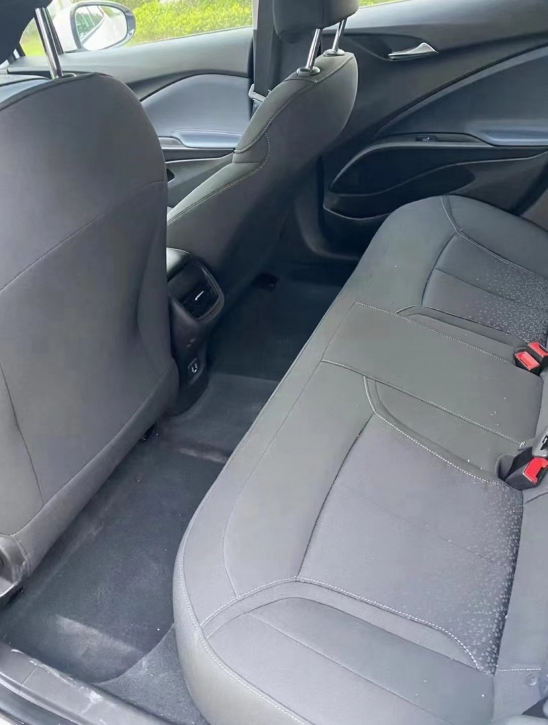 济宁23年别克微蓝6