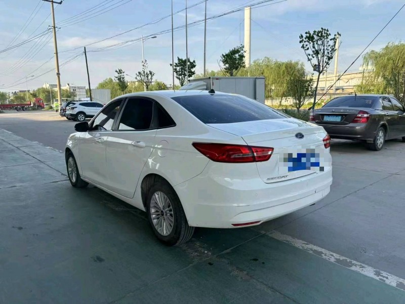 保定18年福特福睿斯6