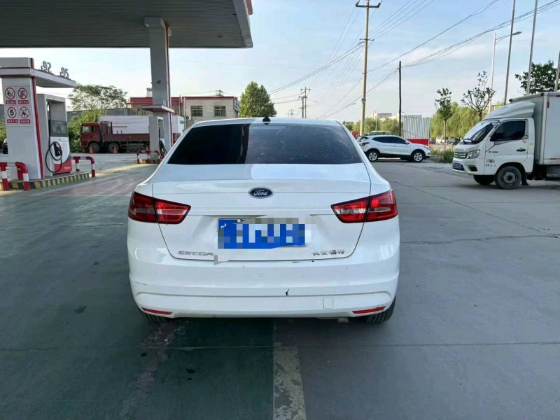 保定18年福特福睿斯7