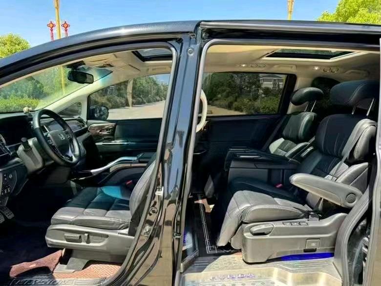 苏州19年本田艾力绅8