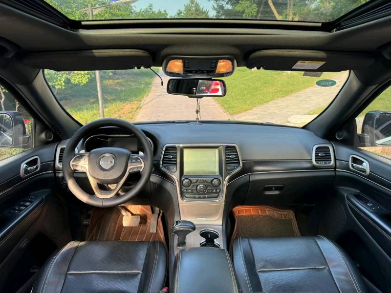 邢台15年Jeep大切诺基6