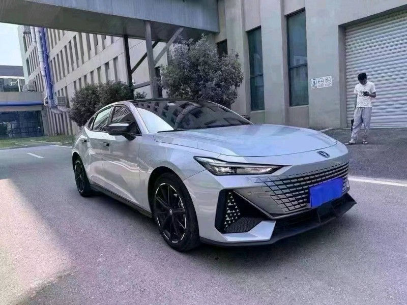 东营22年长安汽车UNI-V2