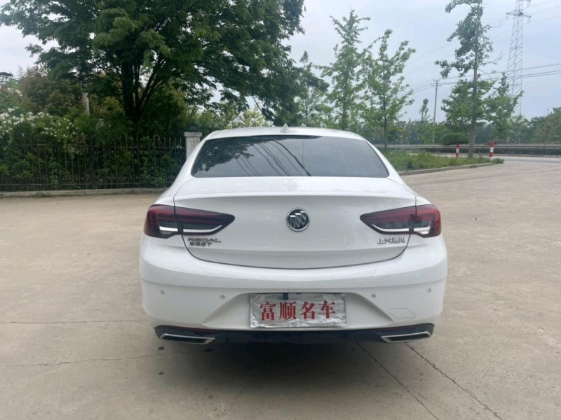 徐州21年别克君威6