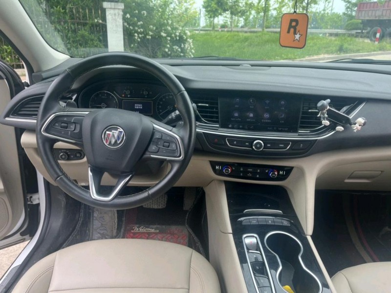 徐州21年别克君威7