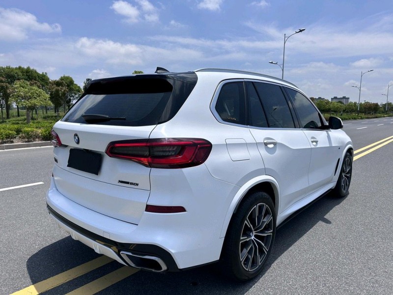 盐城19年宝马X58