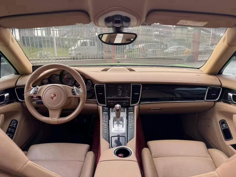 佛山15年保时捷帕拉梅拉4