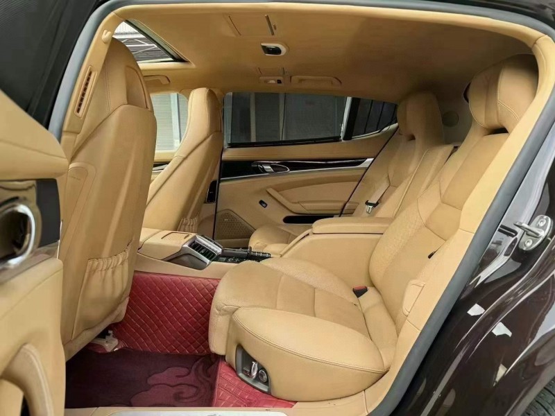 佛山15年保时捷帕拉梅拉6