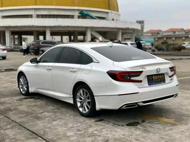 东莞22年本田雅阁7