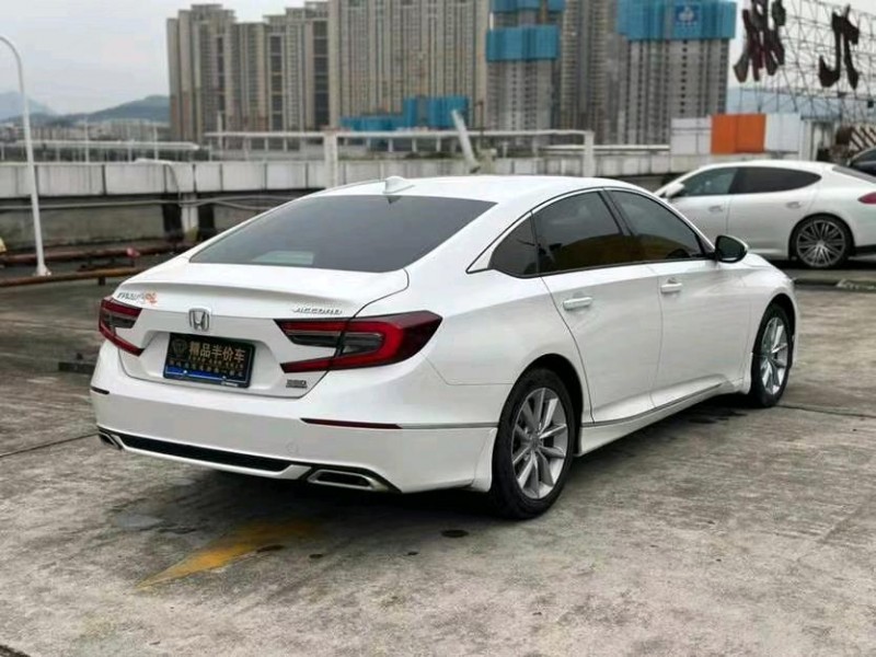 东莞22年本田雅阁8