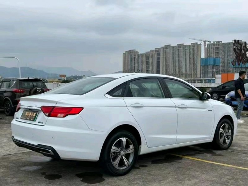 东莞22年吉利帝豪9