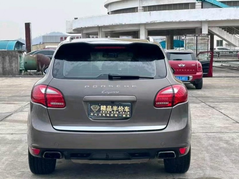 东莞14年保时捷卡宴8