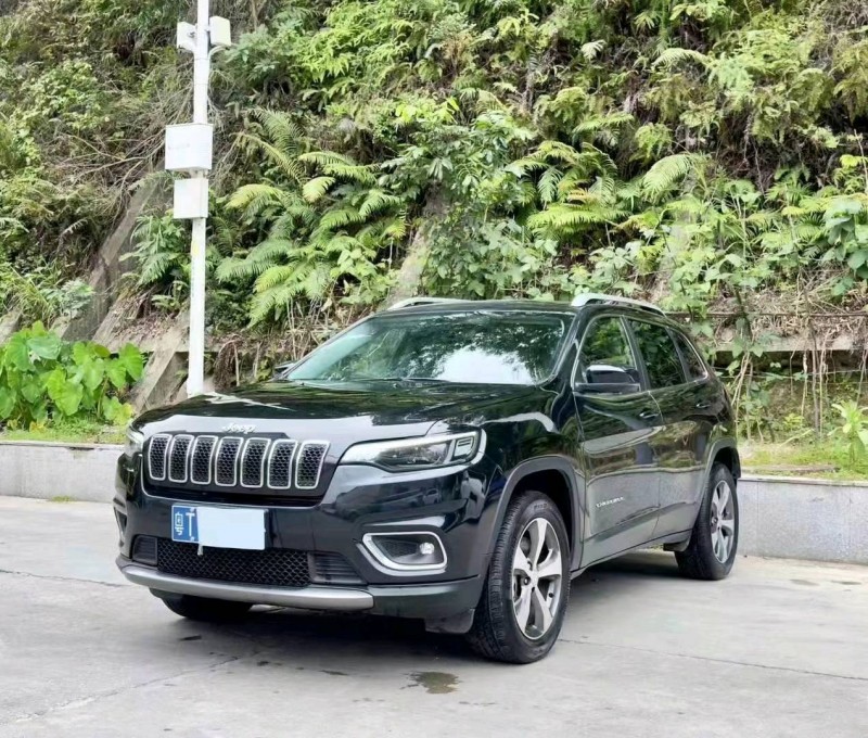 佛山19年Jeep自由光3