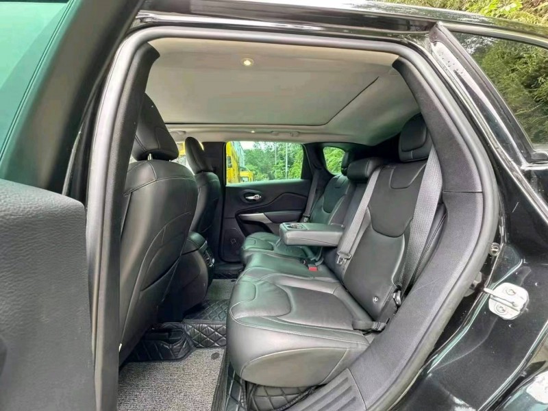 佛山19年Jeep自由光4