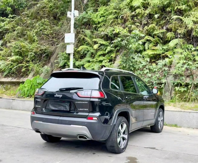 佛山19年Jeep自由光7