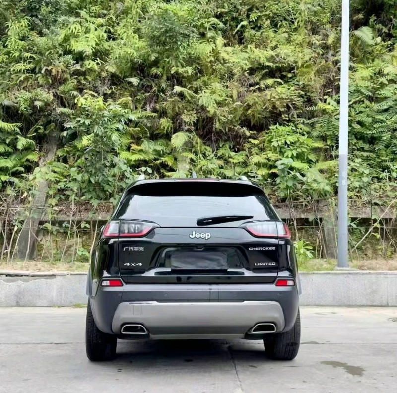 佛山19年Jeep自由光9