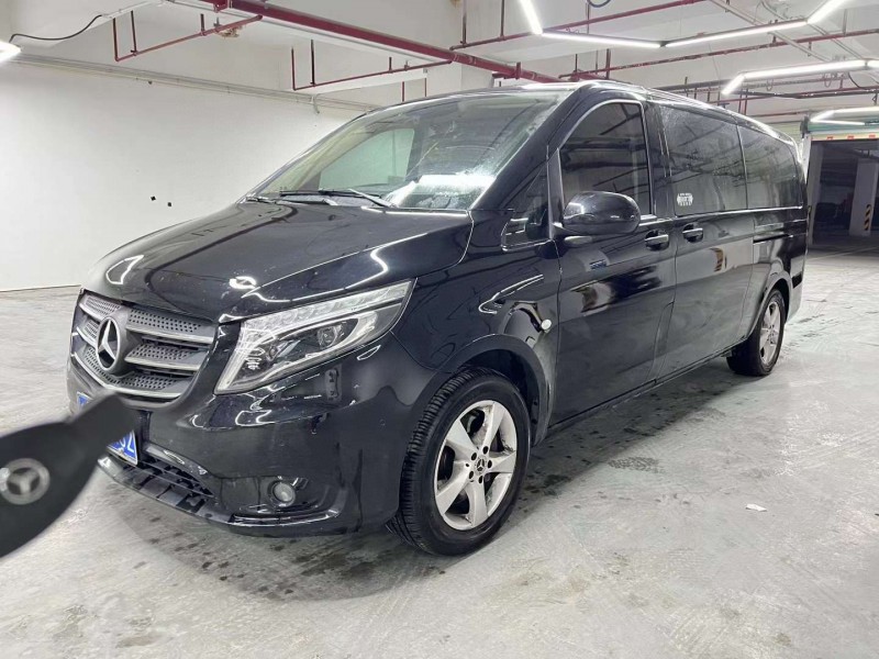 佛山21年奔驰威霆2