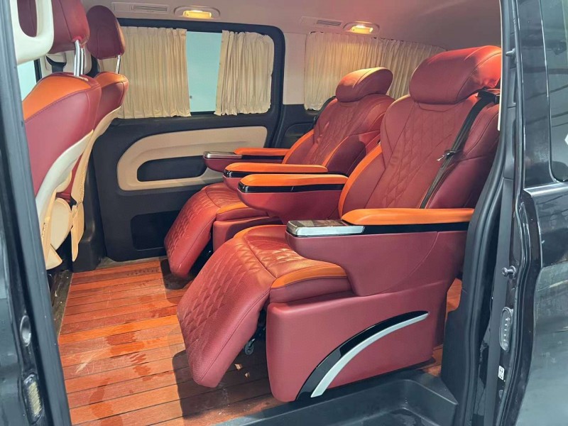 佛山21年奔驰威霆8