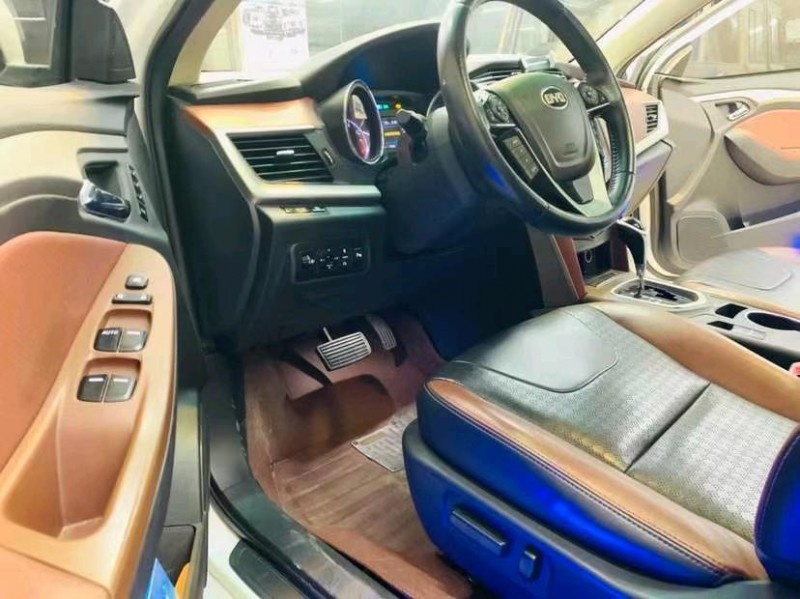 广州15年比亚迪G57