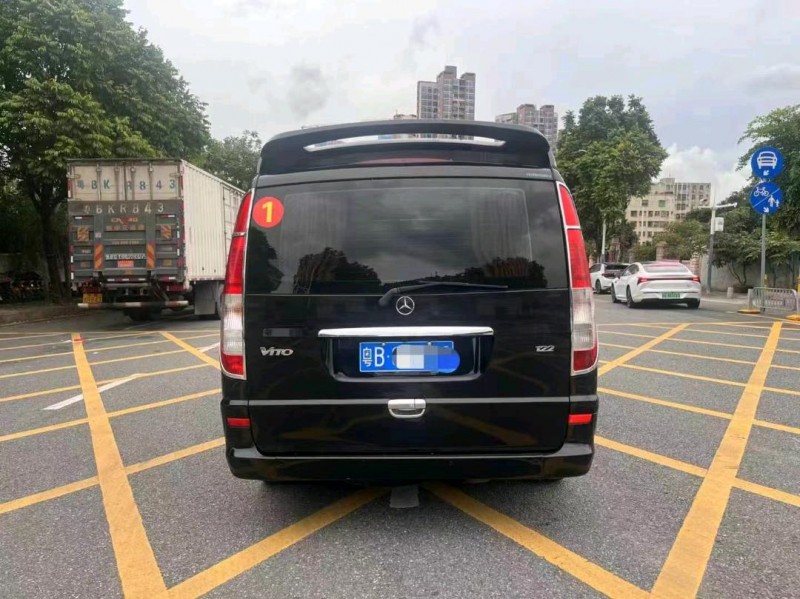 广州14年奔驰威霆9