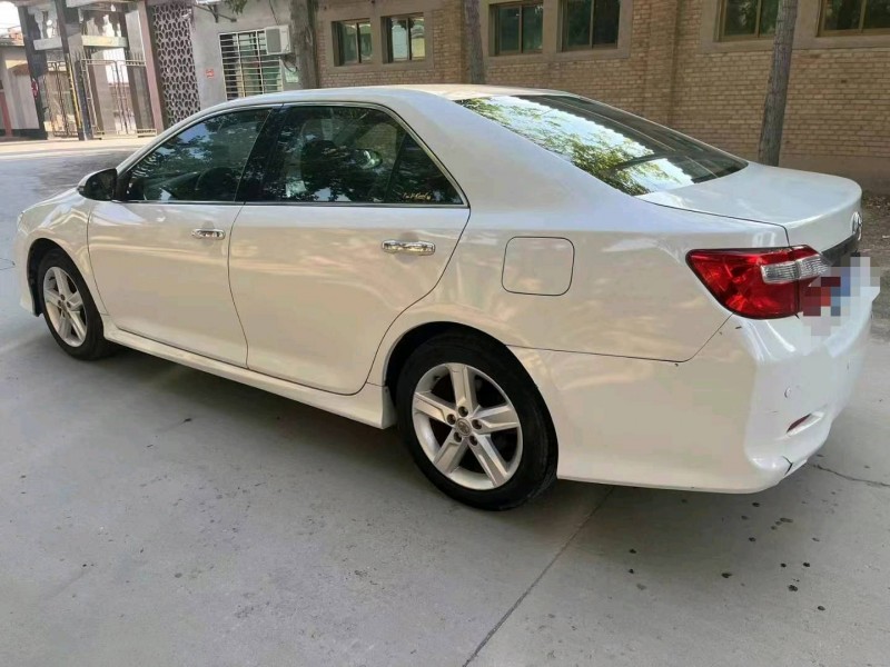 保定14年丰田凯美瑞5