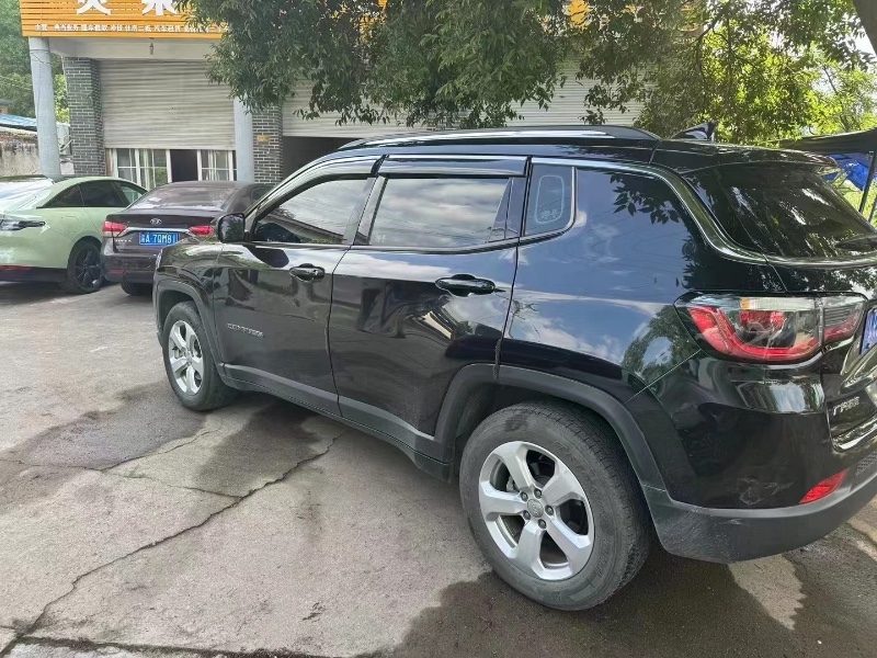 重庆20年Jeep指南者3