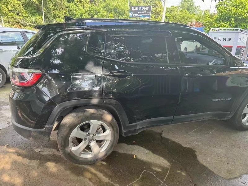 重庆20年Jeep指南者4