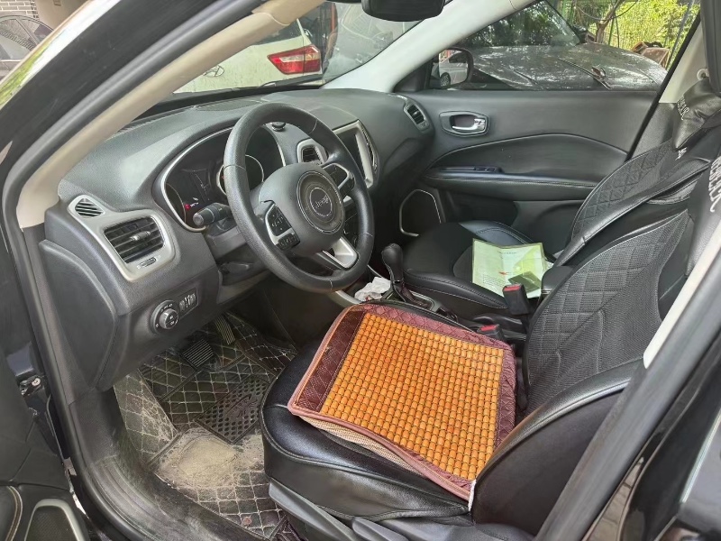 重庆20年Jeep指南者7