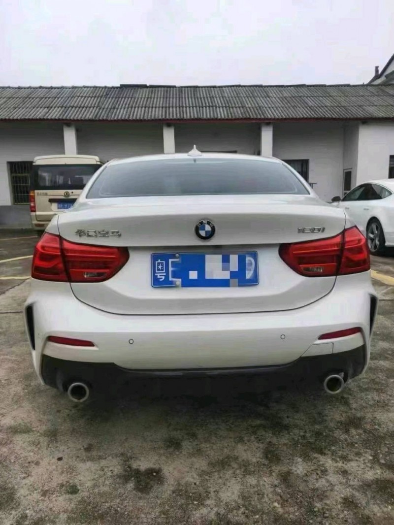 佛山21年宝马1系7
