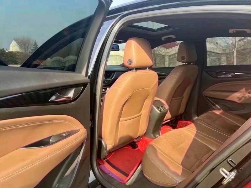 青岛18年别克君威4